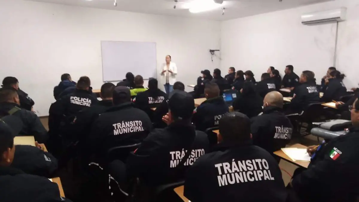 28 CESAR Marina Vitela impulsa curso de derechos humanos dirigido a policías preventivos y agentes de Vialidad